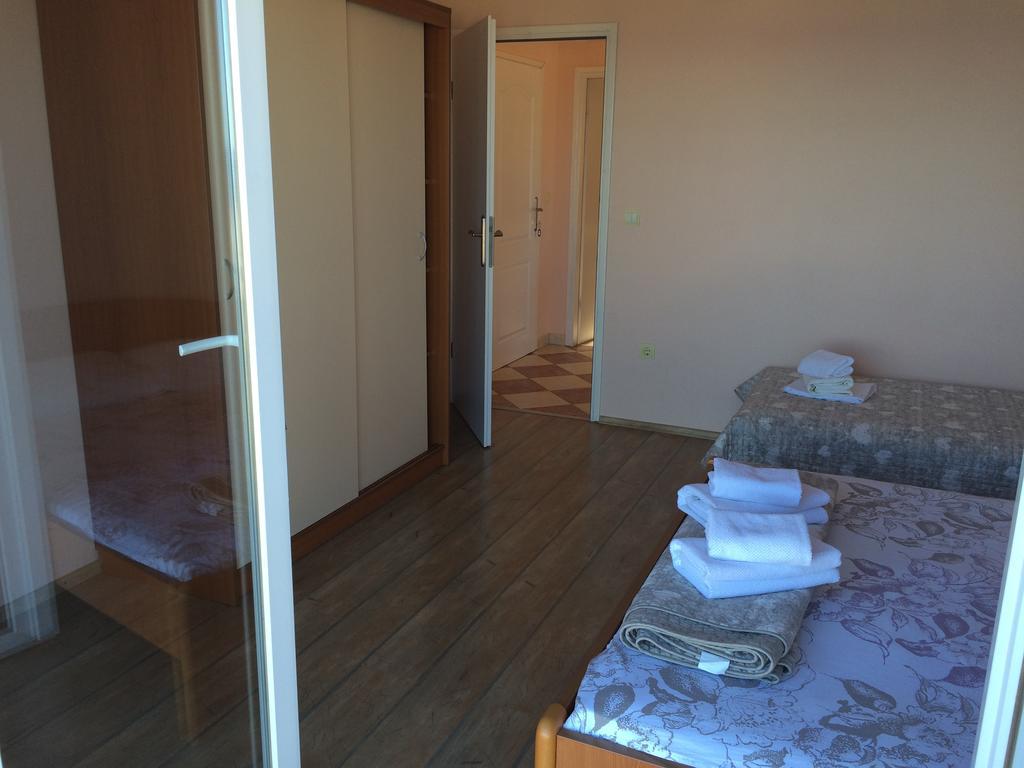 Apartments Angela Primosten Room photo