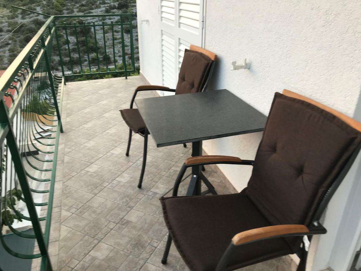 Apartments Angela Primosten Exterior photo